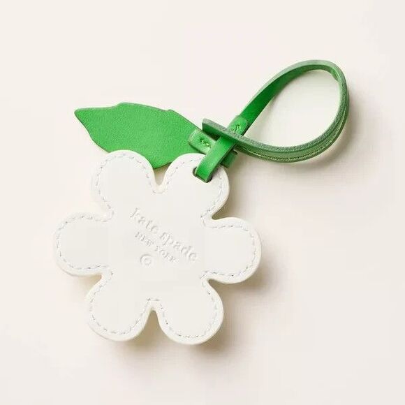 Kate spade new york x Target White Daisy Bag Charm Keychain NWT FAST SHIP - Picture 3 of 4